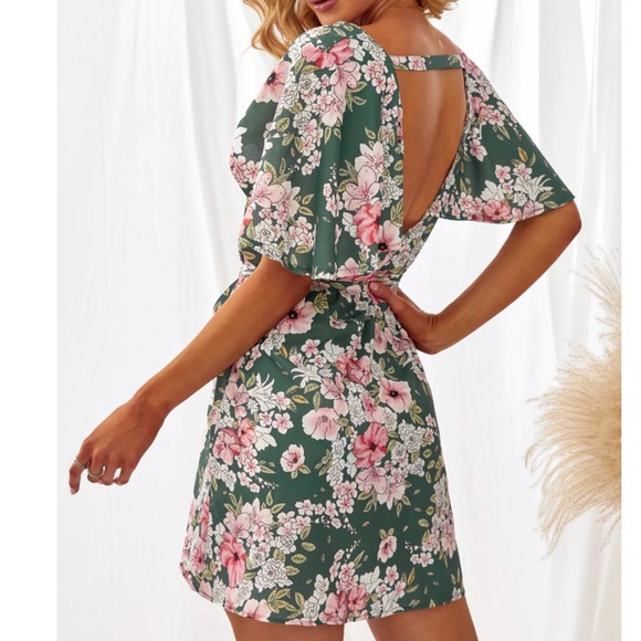 Billabong Shift Flutter Floral Backless size S - Picture 3 of 15